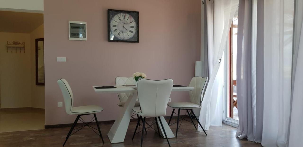 House With Swimming Pool Blue Diamond Apartamento Povljana Exterior foto