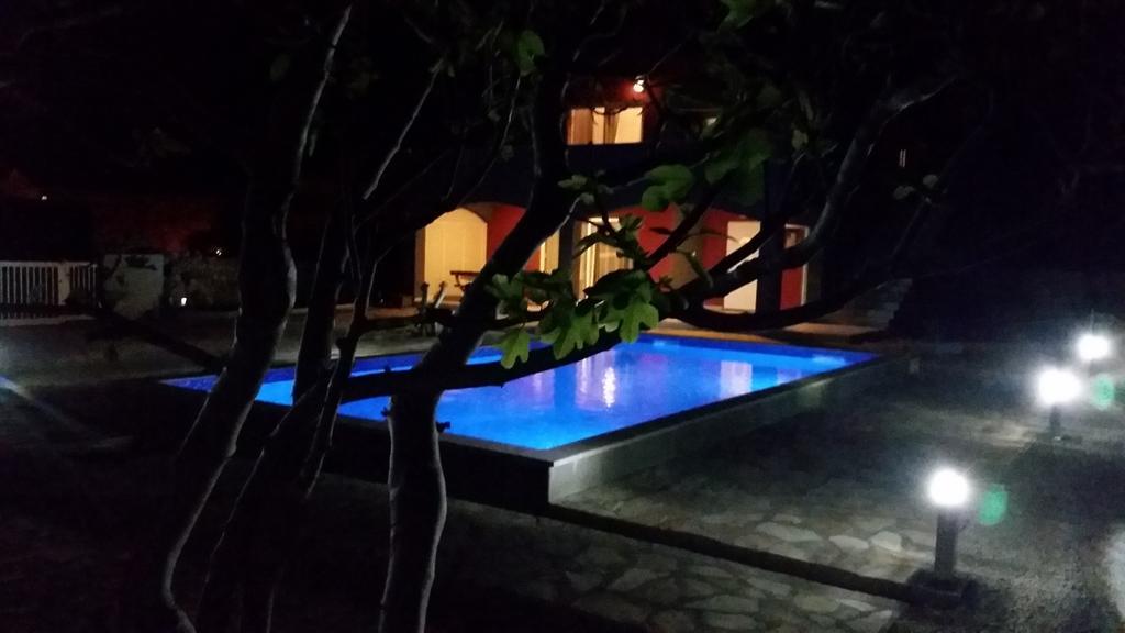House With Swimming Pool Blue Diamond Apartamento Povljana Quarto foto