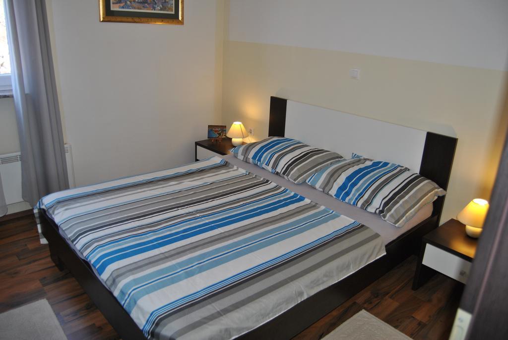 House With Swimming Pool Blue Diamond Apartamento Povljana Exterior foto
