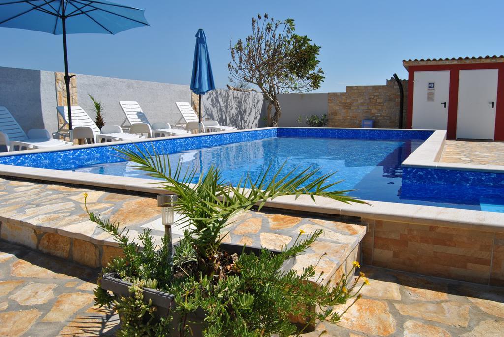 House With Swimming Pool Blue Diamond Apartamento Povljana Exterior foto